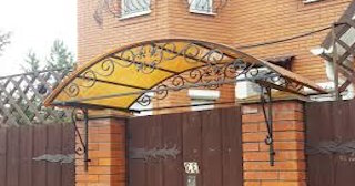 Навесы над калиткой - монтаж в Ижевске от НавесыЖвс | от 1739 рублей